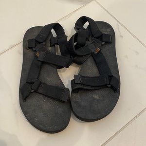 Black tevas.